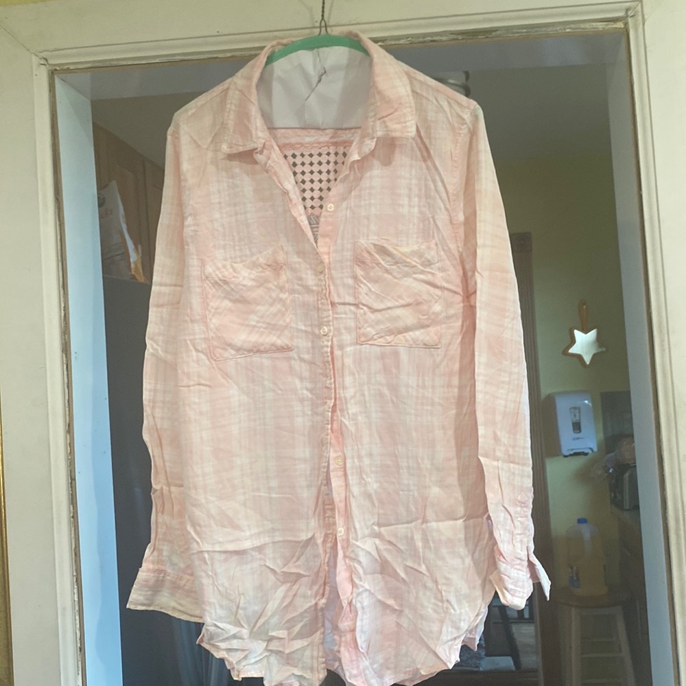 Top, pink and white, size L.